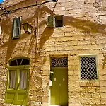 別荘 Traditional Maltese House *